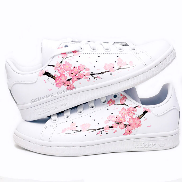 stan smith blanche et fleurs